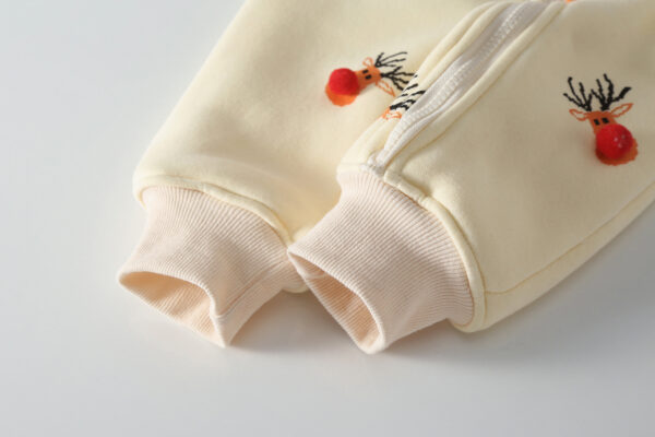 6 (1) Enterito con Renos de Algodon forrado con Polar