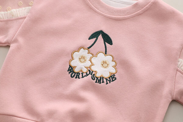 1 (3) Conjunto Buzo con Bordado y Pantalon Jeans