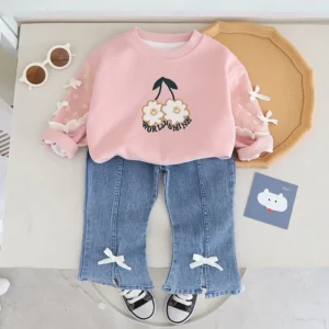 Conjunto Buzo con Bordado y Pantalon Jeans